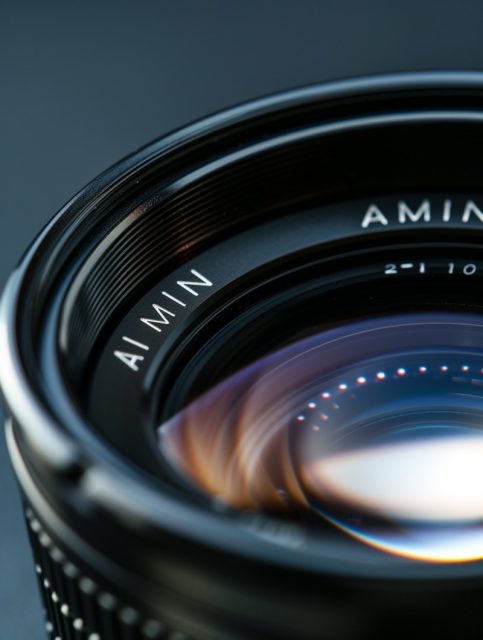 ailab.design_Product_Photography_Close-up_of_a_DSLR_camera_lens_f924eb17-dc9b-4759-92ab-7597bbdcecf5